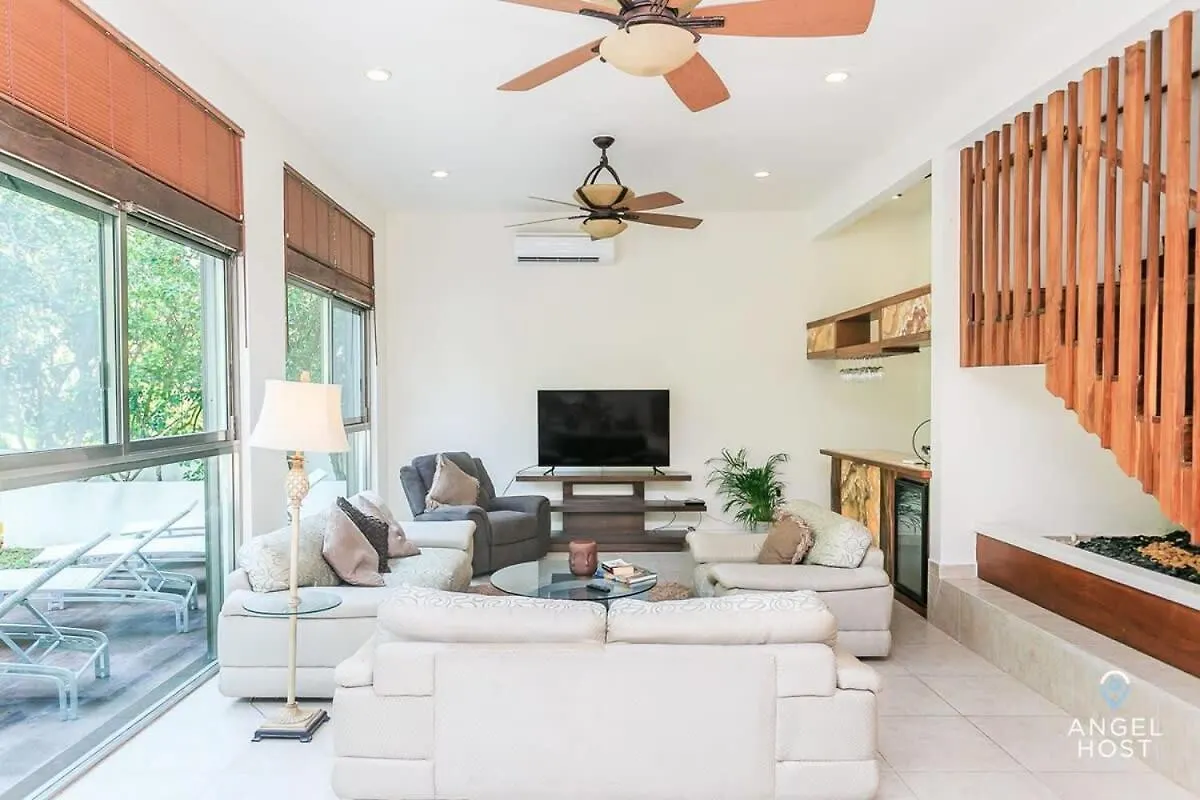 Villa With Private Pool & Large Garden In Playacar プレヤデルカーメン