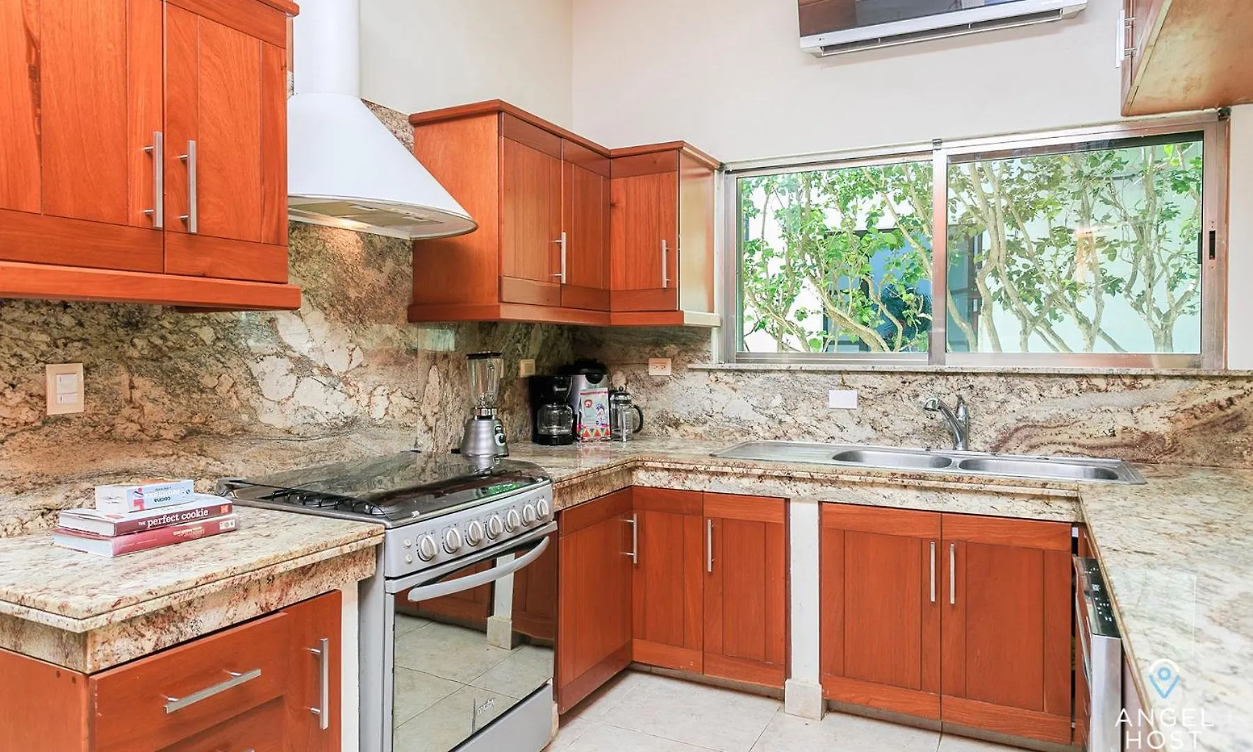Villa With Private Pool & Large Garden In Playacar Playa del Carmen