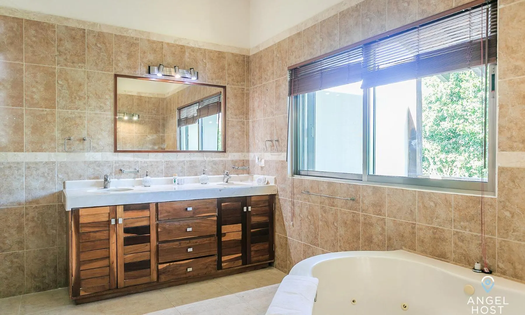 Villa With Private Pool & Large Garden In Playacar Playa del Carmen