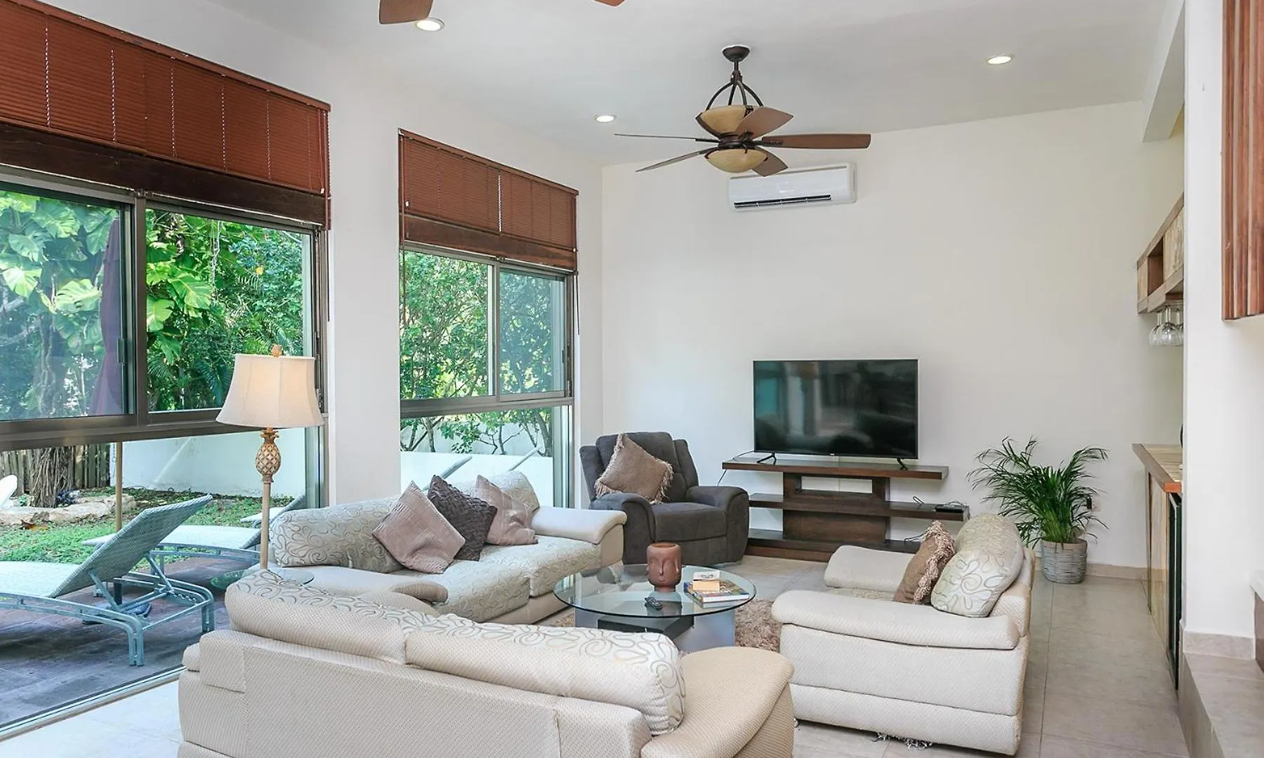Villa With Private Pool & Large Garden In Playacar Playa del Carmen